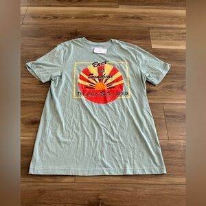 Rowdy Crowd Clothing women’s graphic tee size large